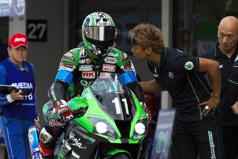 11号車Kawasaki Team GREENの渡辺一馬選手。レオン・ハスラム選手とともに出走したが、チームとしては3番手のタイムに終わった