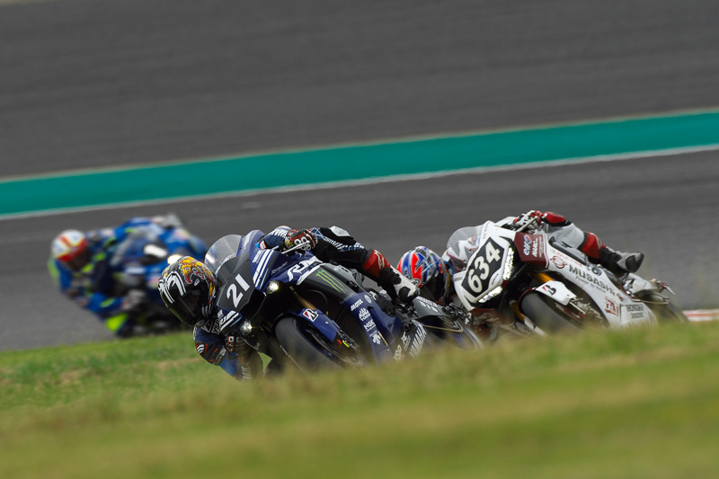 ついに21号車がトップに躍り出る