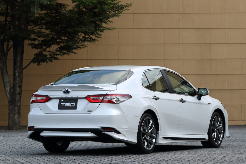 TRDのカスタマイズアイテム装着車