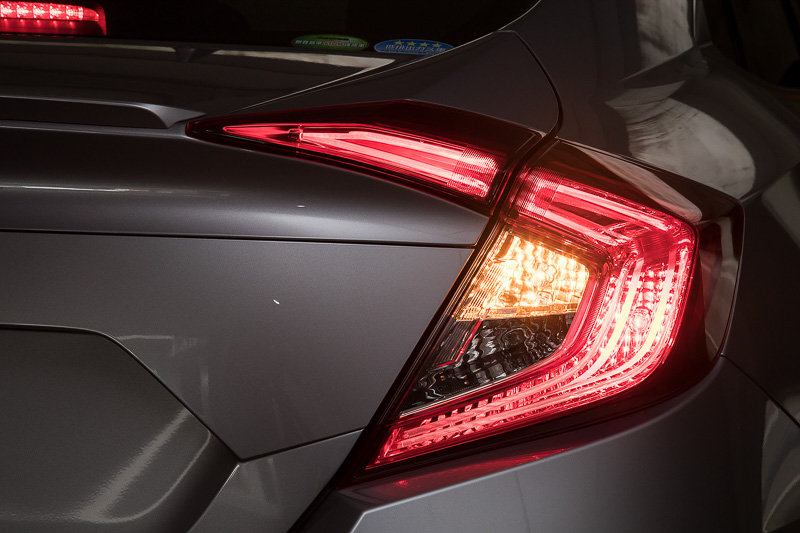 リアコンビランプの点灯パターン