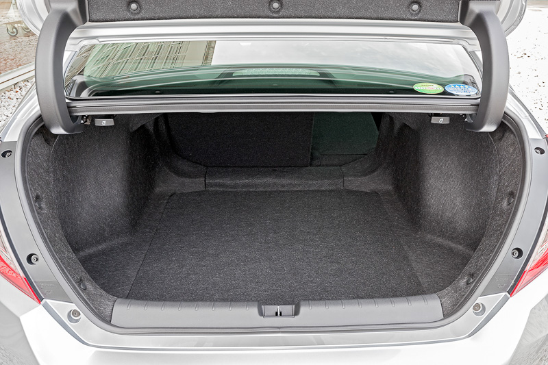 トランクスルー時