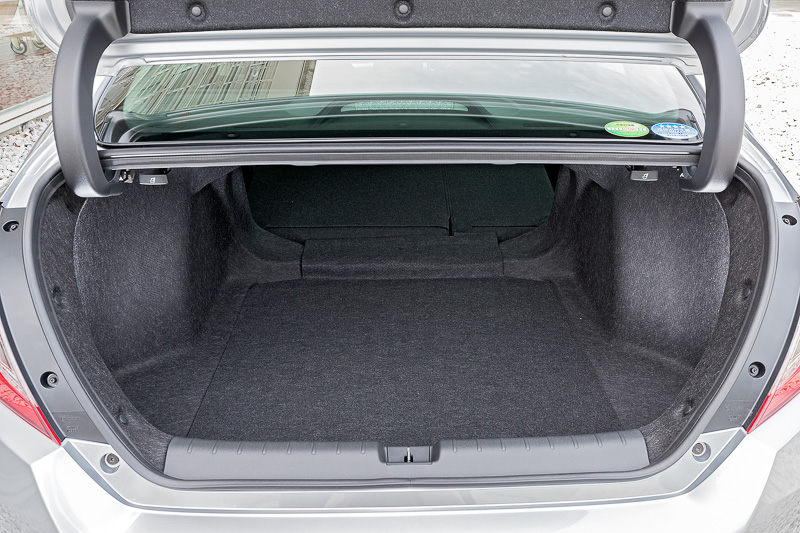 トランクスルー時