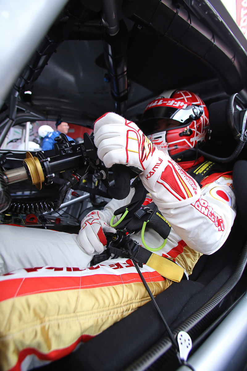 スターティングドライバーを務めるのは小林可夢偉選手