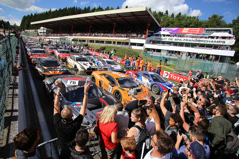 パルクフェルメになったホームストレート