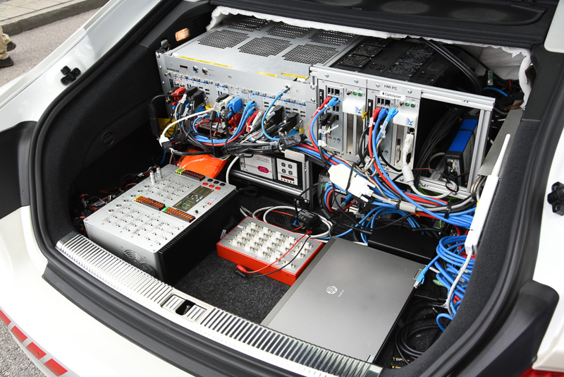Jackのベースはアウディ A7。自動運転機能の心臓部はラゲッジルームに搭載されている