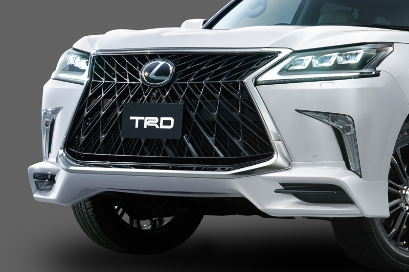 「フロントグリル＆スポイラー」塗装済：税別23万円、素地：税別22万4000円