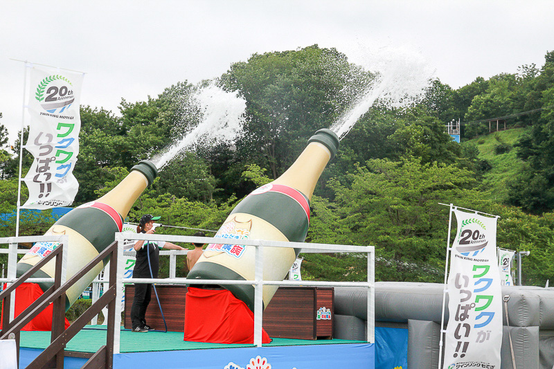期間限定の「びしょぬれジャンボ迷路」は巨大なメガキャノンで本当にびしょぬれ!!