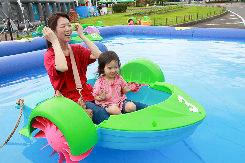 ぷかぷか浮かぶ乗り心地に和奏もごきげん♪