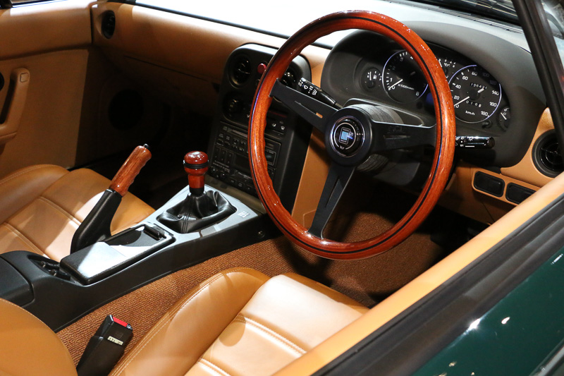 展示されているのはレストアのトライアルを行なった車両で、1990年式NA型ロードスターのVスペシャル