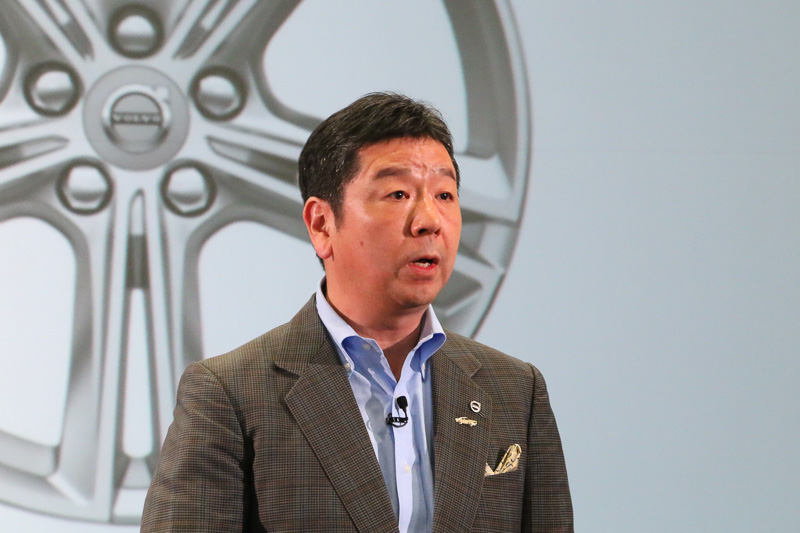 特別限定車の紹介をする木村氏