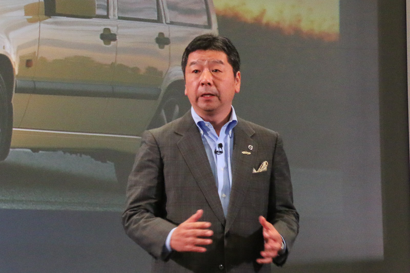 ボルボ ワゴンの歴史について紹介する木村氏