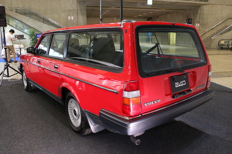 「240」はセダンとワゴンを合わせて、ボルボがこれまで生産してきたモデルの中で最大となる268万台が製造されたとのこと