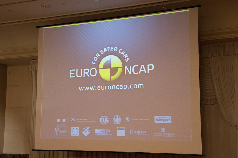 Euro NCAPについて。Euro NCAPは12のメンバーから成るものであり、7つの政府、5つのNGOが関わっている