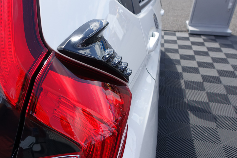 整流効果のあるエアロフィン