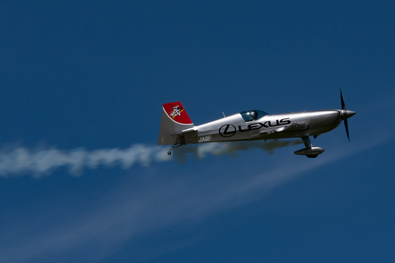 天気がよければ、室屋ホイールやレクサスマークの飛行展示を見ることができるかもしれない（写真は2016年の「札幌航空ページェント」より）