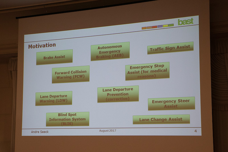 ジーク氏のプレゼンテーションで紹介された資料。自動運転のレベル分けについて
