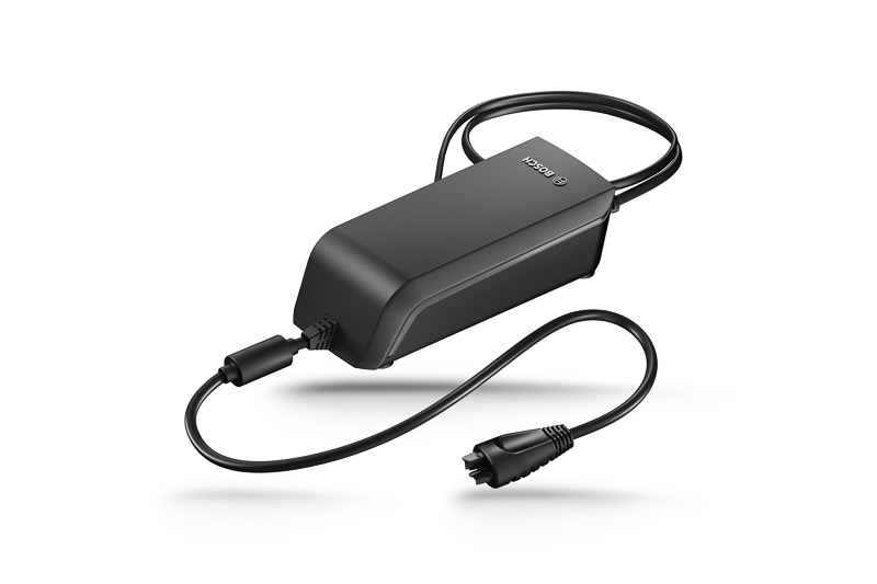 Active Line Plusの「Charger（チャージャー）」。軽量かつ充電速度が速く、約2.5時間で充電が完了