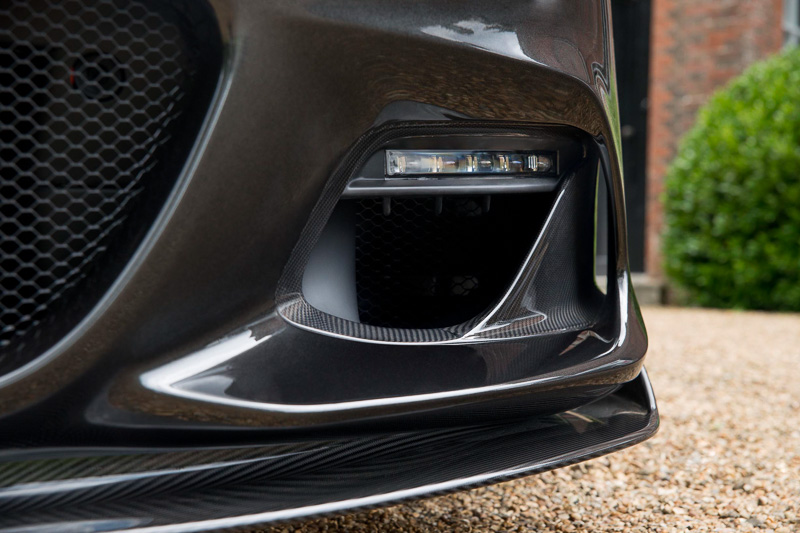 カーボン製フロントスプリッター