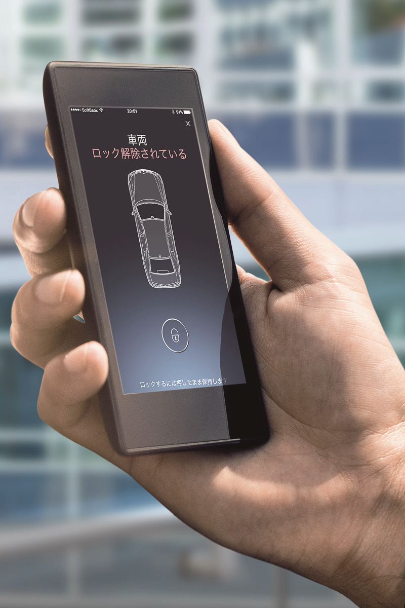 初導入された「メルセデスミーコネクト」により、スマートフォンの操作でドアロックを切り替えられる「リモートドアロック＆アンロック」に対応