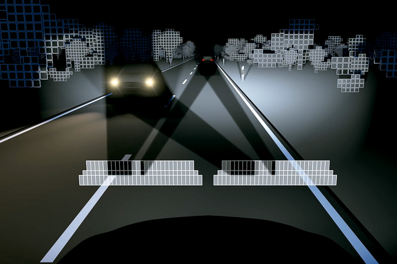 「マルチビームLED（ウルトラハイビーム付）」は片側84個のLEDを使い、対向車の眩惑防止に加えて道路標識による反射が起きないよう高精度に配光を制御