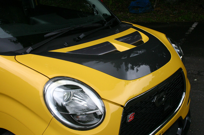 8月上旬に受注を開始する「カーボンコンビエアロボンネット」