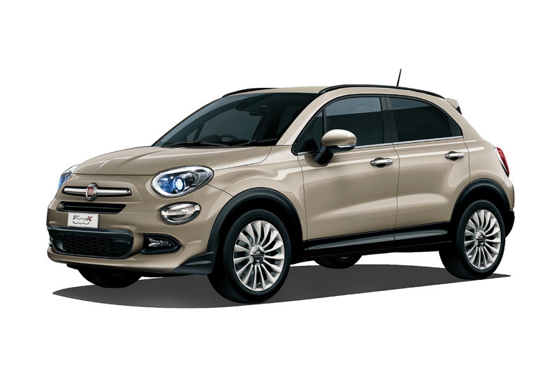 ルーフレールを装着し、ボディカラーはマイナーチェンジで追加された「ベージュ カプチーノ」を採用