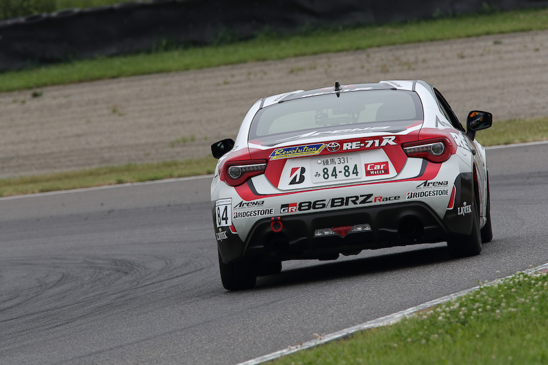 金曜日の練習走行は雨だった