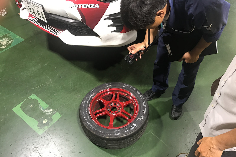 このレース独自の保険をかけていたので、保険会社のアジャスターが査定