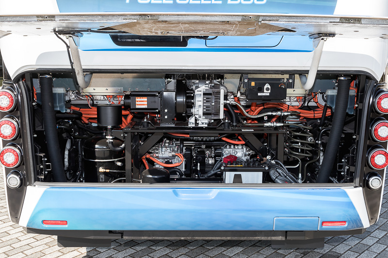 リアのパネルを開けたところ