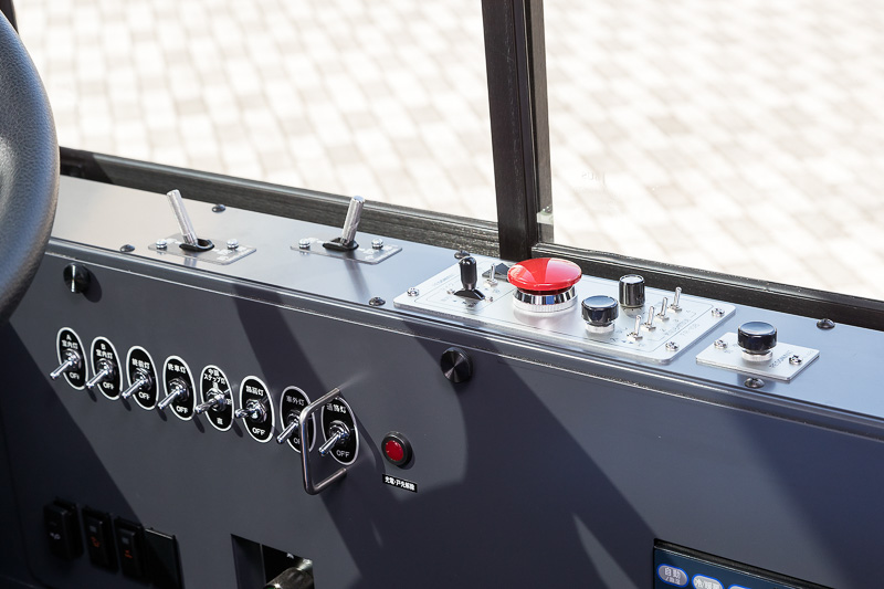 運転席右側に配置されたスイッチ類