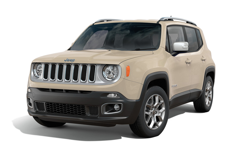 新たに追加されたトレイルホーク（左）のほか、限定車「レネゲード・セーフティエディション」（中央）や「レネゲード・リミテッド×モハベサンド」（右）も用意され、3グレードすべてにモハベサンドのモデルが設定された