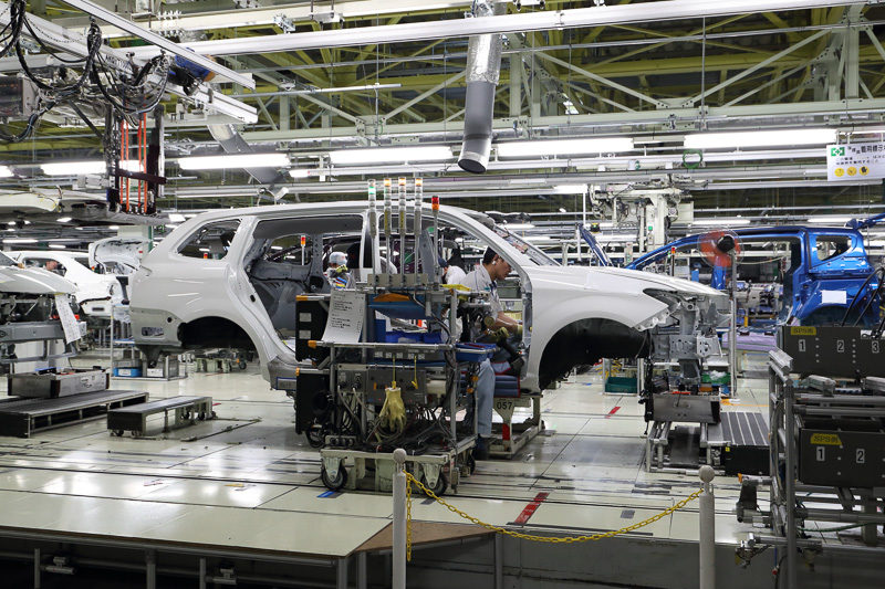 宮城大衡工場の生産ライン。カローラ フィールダーのほか、カローラ フィールダーやシエンタが同一のラインで生産されていた