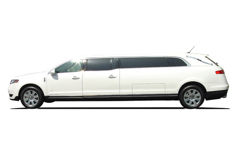 全長7mオーバーのリンカーンMKT センターストレッチリムジン