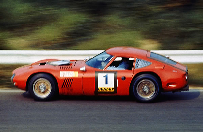 第1回SUZUKA 1000kmで優勝したトヨタ2000GT（福沢幸雄/津々見友彦）