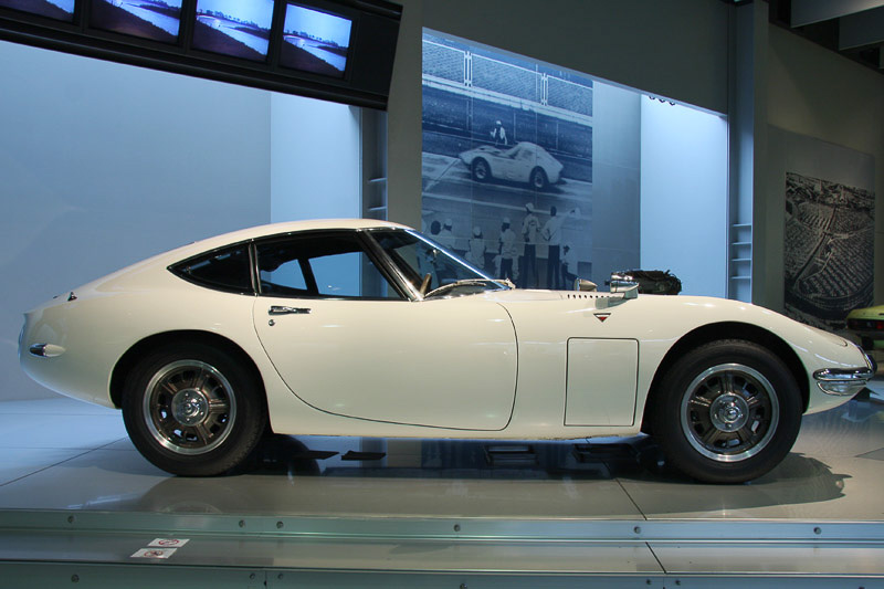 トヨタ2000GTの市販車（トヨタ博物館所蔵）