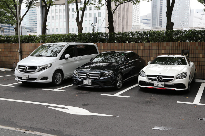 「メルセデス・シェアリング」で利用可能な3モデル。左から「Vクラス」「Eクラス」「SLC」