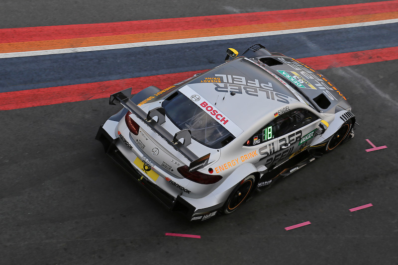 フリー走行3回目のピット作業ほか