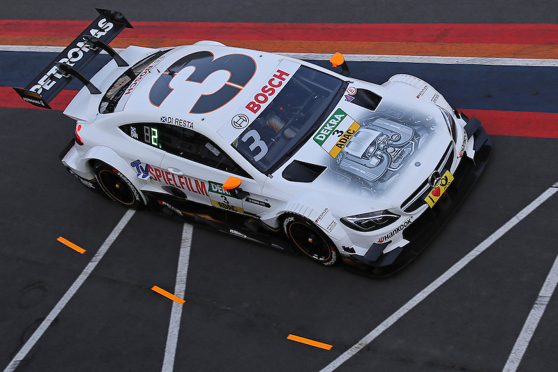 フリー走行3回目のピット作業ほか