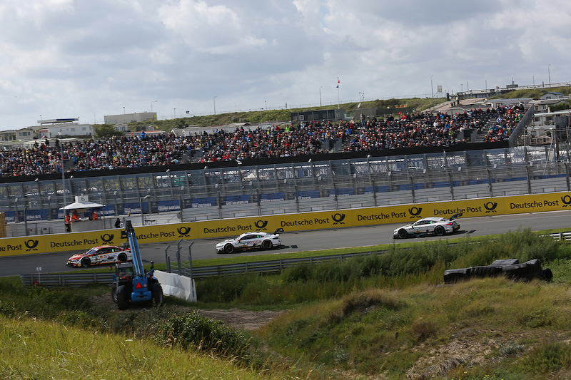 オーグスト・ファルフス選手（BMW Team RMG）に続く中盤グループ