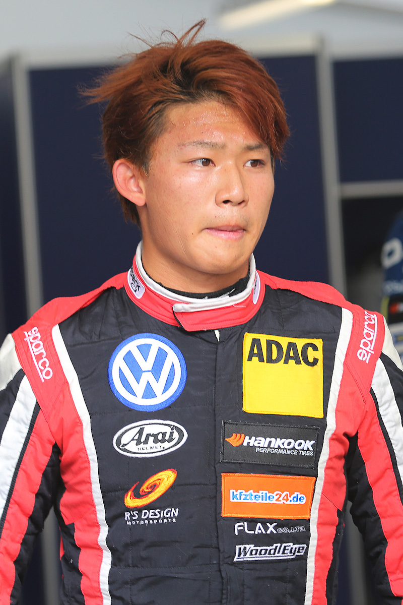 佐藤万璃音選手