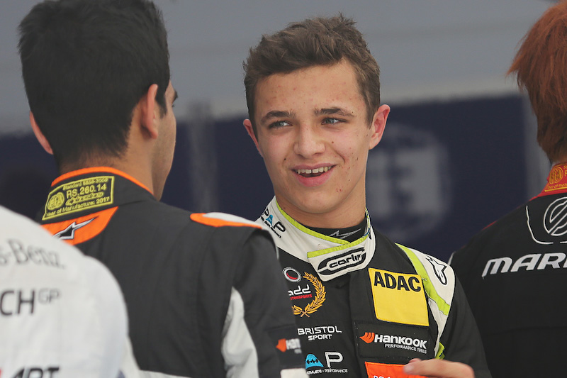 17歳の若さでマクラーレンのジュニアドライバーを務め、F3ルーキーながら前戦のスパから5連続ポールポジションを獲得したランド・ノリス選手