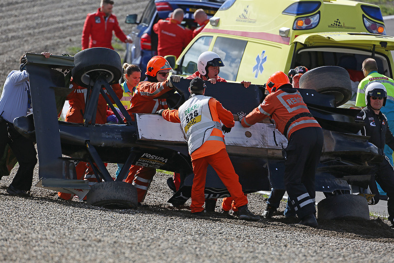 転覆から救助された55号車のダビッド・ベックマン選手