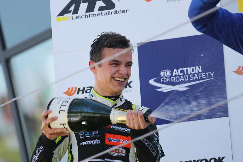 17歳でマクラーレンのテストドライバーを務める非凡さを発揮するランド・ノリス選手