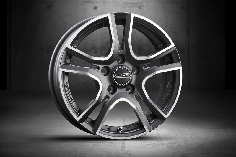 O・Z製専用アロイホイール（マットグラファイトポリッシュ）