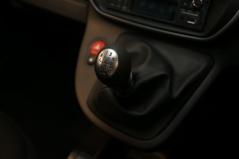 トランスミッションは6速MT