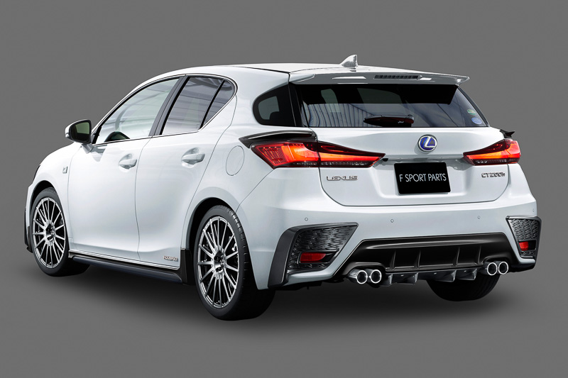 BLACK EDITIONのF SPORT PARTSを装着した新型CT