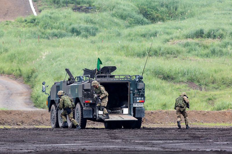 後部には乗員の搭乗スペースがある