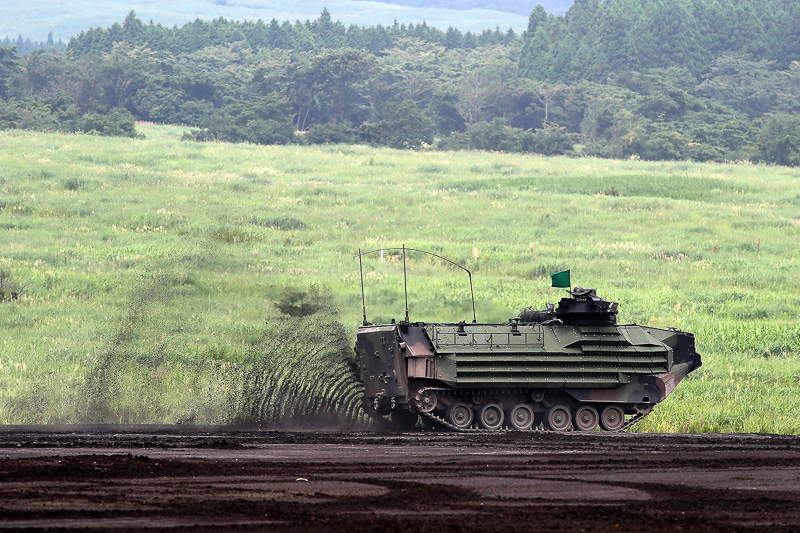 水陸両用車（AAV）