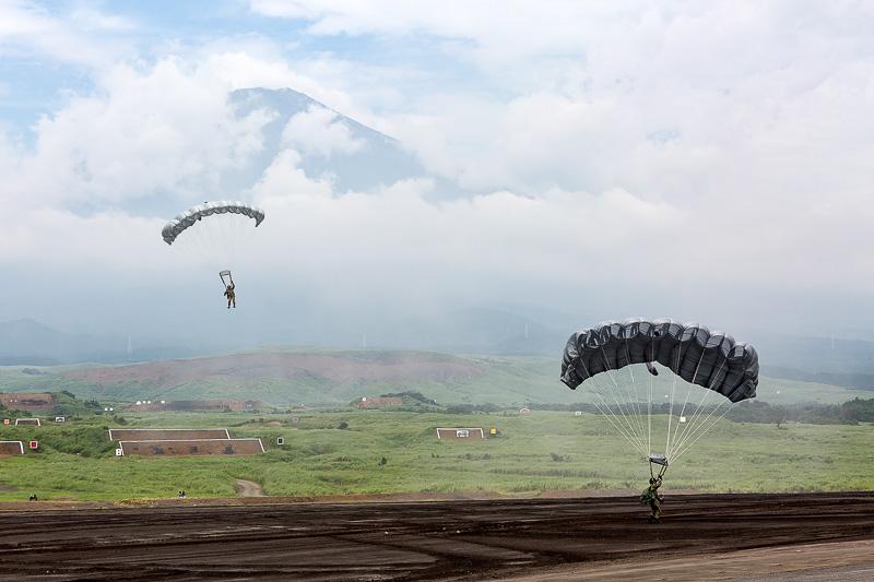 空挺部隊による降下