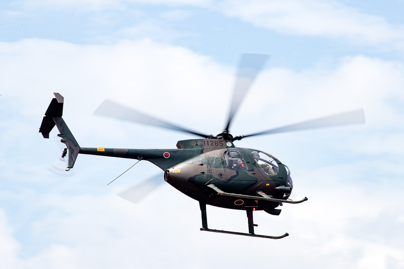 観測ヘリコプターOH-6Dによる偵察